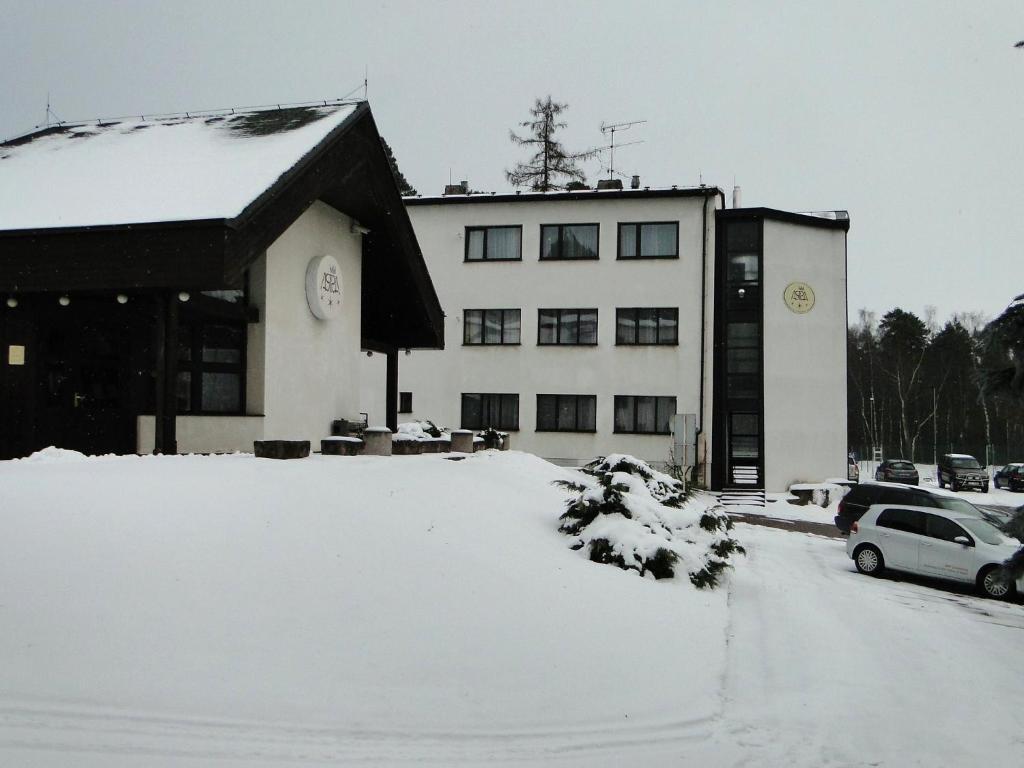 Hotel Astra Tuchlovice ภายนอก รูปภาพ